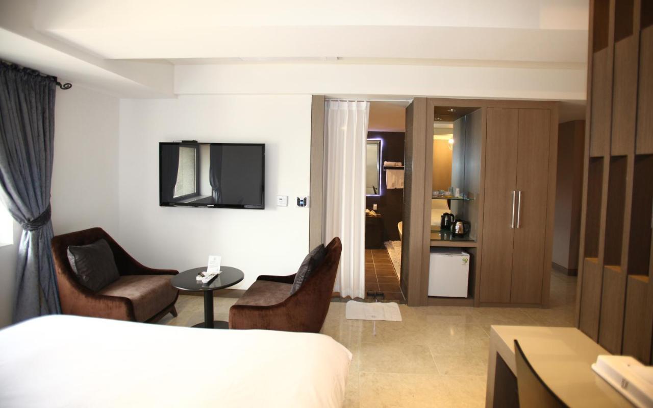 Suwon Reve Hotel Eksteriør bilde