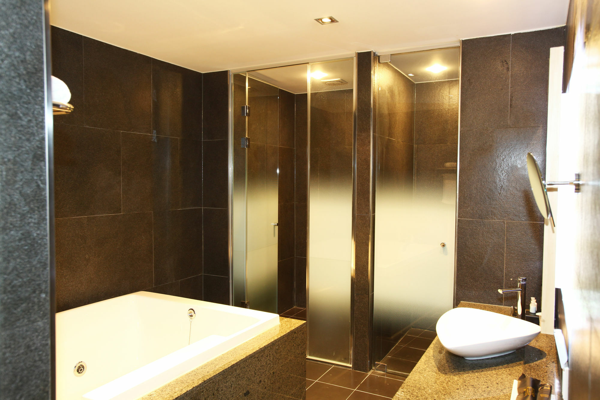 Suwon Reve Hotel Eksteriør bilde